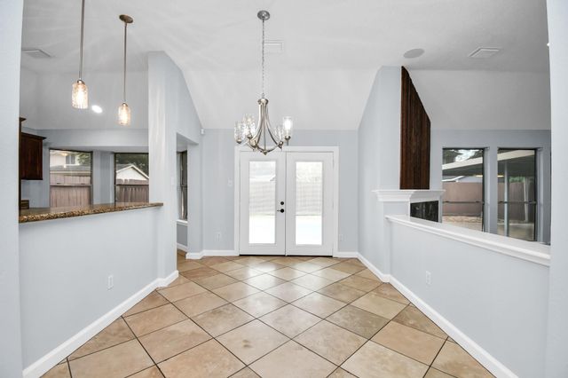 8802 Kensington Court, La Porte, TX 77571