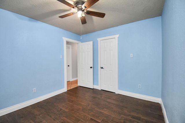 8802 Kensington Court, La Porte, TX 77571