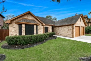 8802 Kensington Court, La Porte, TX 77571