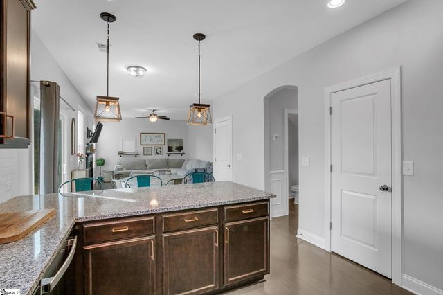 28 Fowler Oaks Lane, Simpsonville, SC 29681