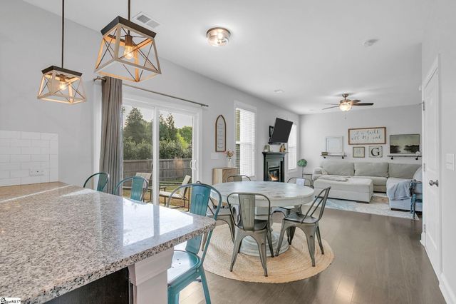 28 Fowler Oaks Lane, Simpsonville, SC 29681