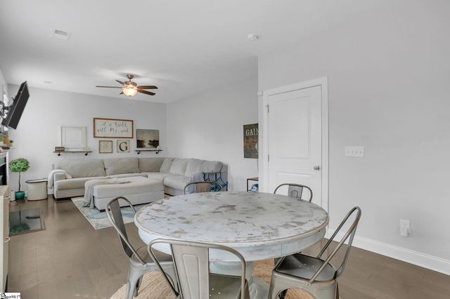 28 Fowler Oaks Lane, Simpsonville, SC 29681