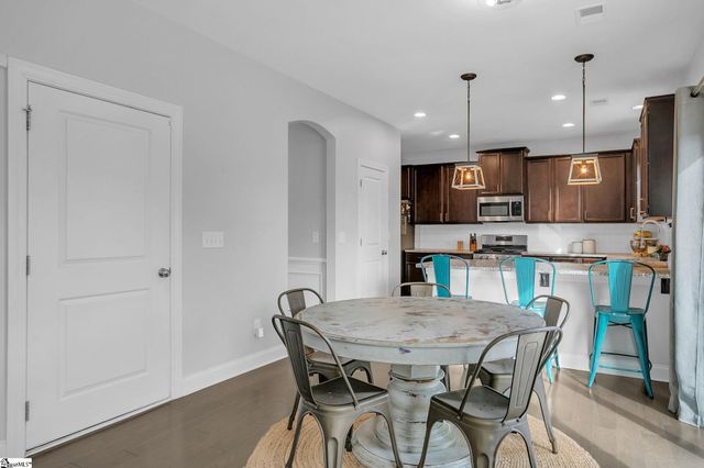 28 Fowler Oaks Lane, Simpsonville, SC 29681