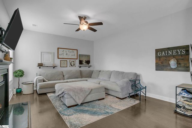 28 Fowler Oaks Lane, Simpsonville, SC 29681