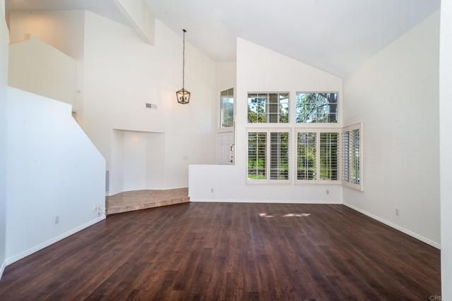 8482 Mesa Heights Road, Santee, CA 92071