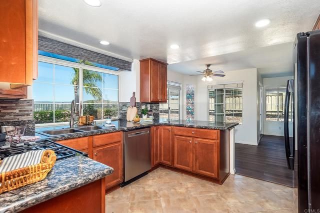 8482 Mesa Heights Road, Santee, CA 92071