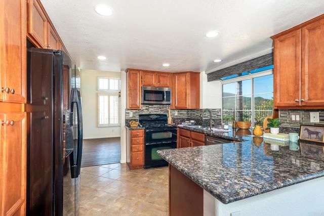 8482 Mesa Heights Road, Santee, CA 92071