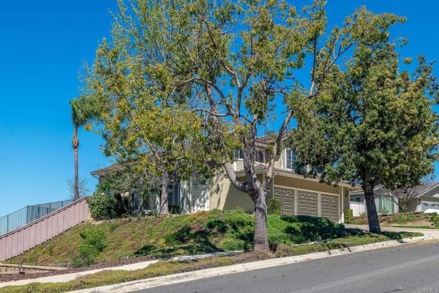 8482 Mesa Heights Road, Santee, CA 92071