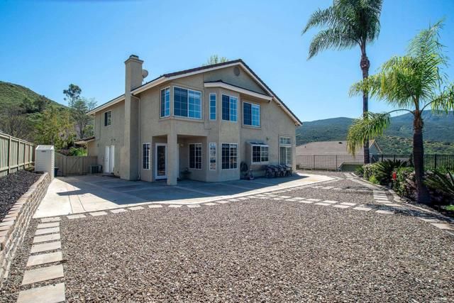 8482 Mesa Heights Road, Santee, CA 92071