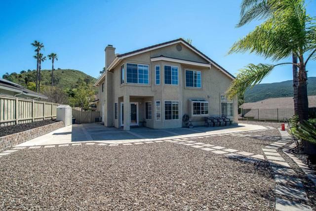 8482 Mesa Heights Road, Santee, CA 92071