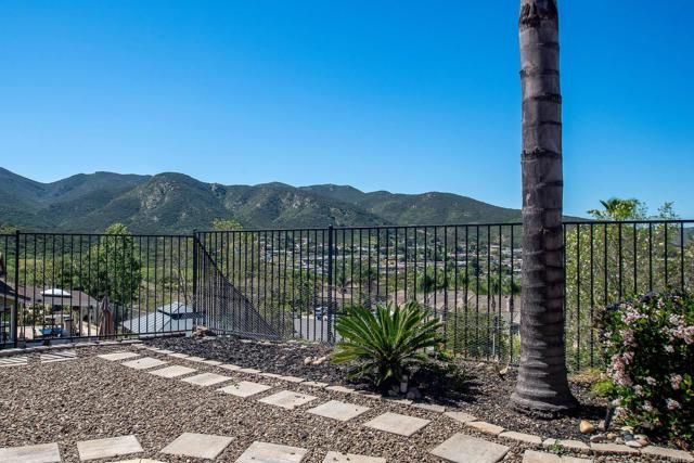 8482 Mesa Heights Road, Santee, CA 92071