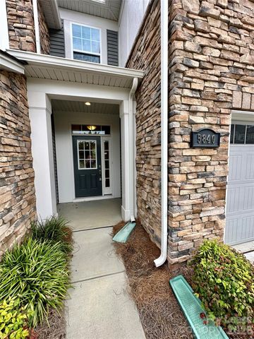 5840 Clan Maclaine Drive, Charlotte, NC 28278