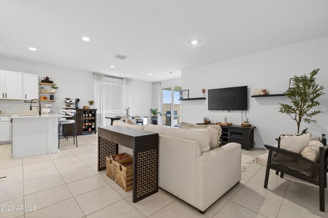 38134 N LONGBOW Way, San Tan Valley, AZ 85140