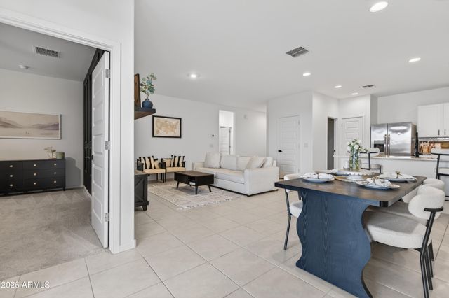 38134 N LONGBOW Way, San Tan Valley, AZ 85140