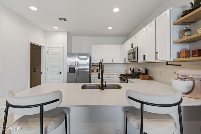 38134 N LONGBOW Way, San Tan Valley, AZ 85140