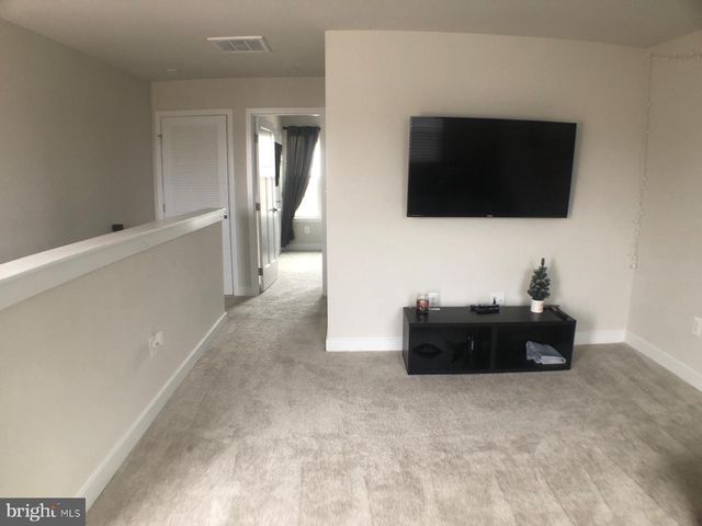 6212 EDITORS PARK DR, Hyattsville, MD 20782