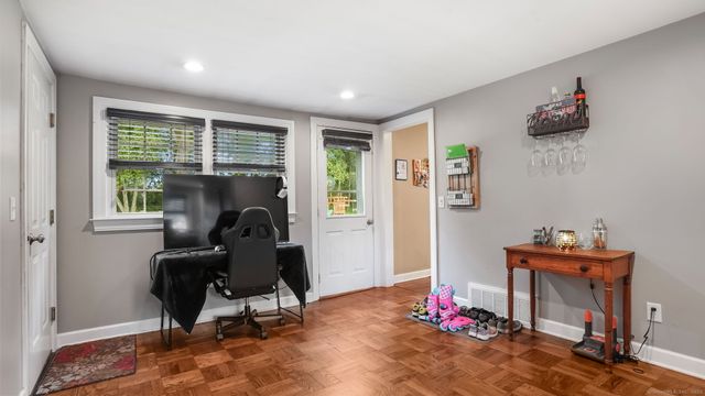 12 Deerfield Drive, Seymour, CT 06483