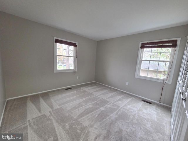 4339 MOUNT CARRIAGE LN, Fairfax, VA 22033