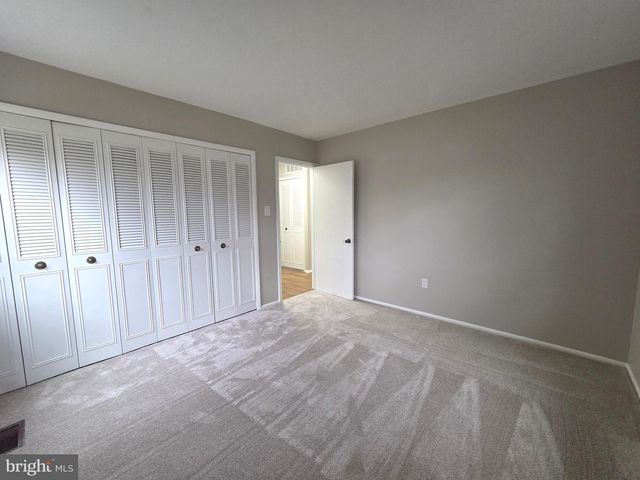 4339 MOUNT CARRIAGE LN, Fairfax, VA 22033