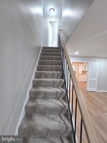 4339 MOUNT CARRIAGE LN, Fairfax, VA 22033