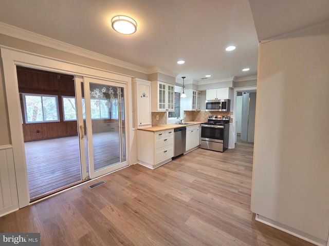 4339 MOUNT CARRIAGE LN, Fairfax, VA 22033