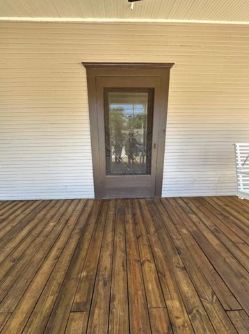 611 E Grand, Comanche, TX 76442