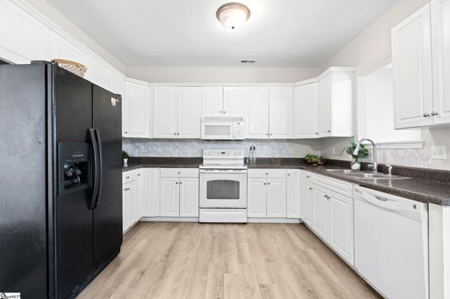 282 Waxberry Court, Boiling Springs, SC 29316