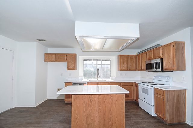 8221 Edgewater Drive, Frisco, TX 75034