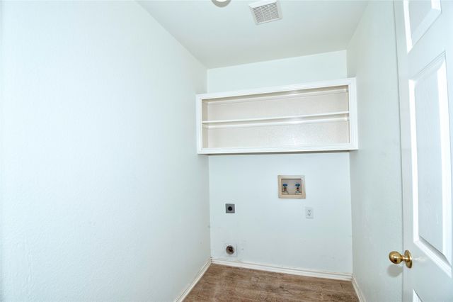 8221 Edgewater Drive, Frisco, TX 75034