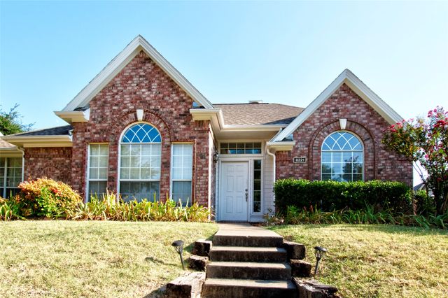 8221 Edgewater Drive, Frisco, TX 75034