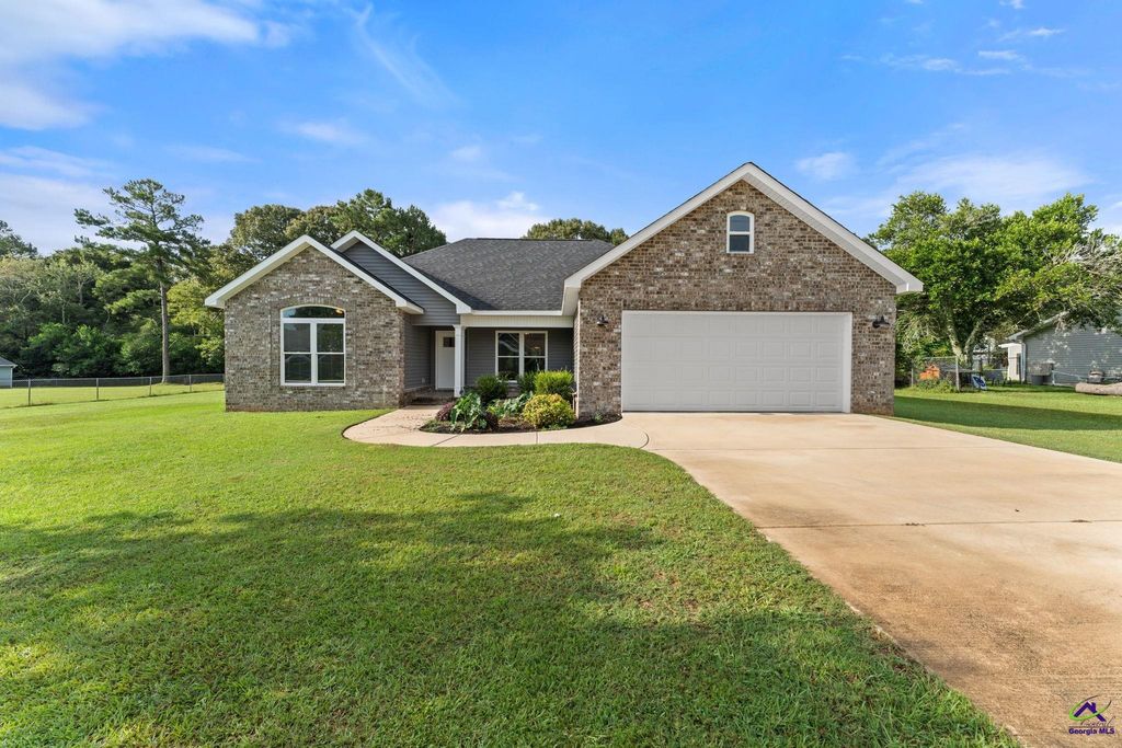 114 Water Drive, Warner Robins, GA 31088