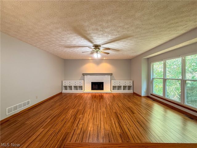 4730 Squire Drive, Sagamore Hills, OH 44067