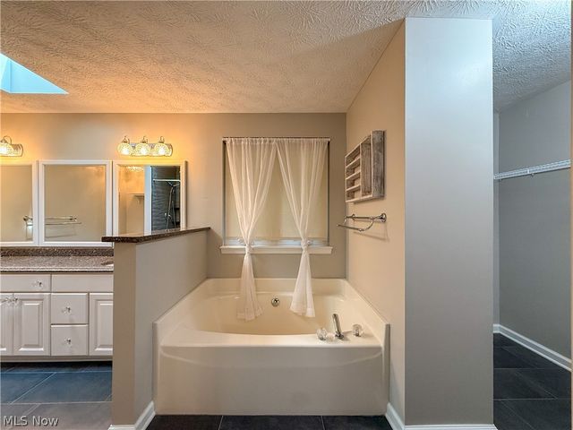 4730 Squire Drive, Sagamore Hills, OH 44067