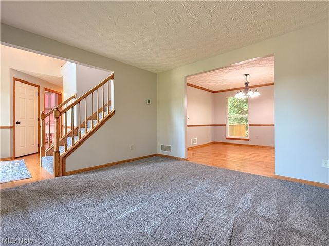 4730 Squire Drive, Sagamore Hills, OH 44067