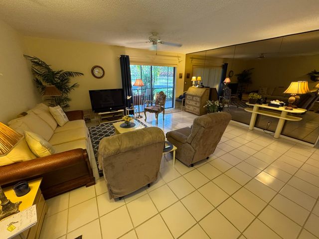 147 Deer Creek Boulevard 402, Deerfield Beach, FL 33442