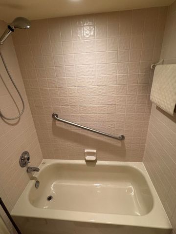 147 Deer Creek Boulevard 402, Deerfield Beach, FL 33442