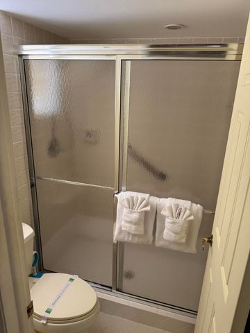 147 Deer Creek Boulevard 402, Deerfield Beach, FL 33442