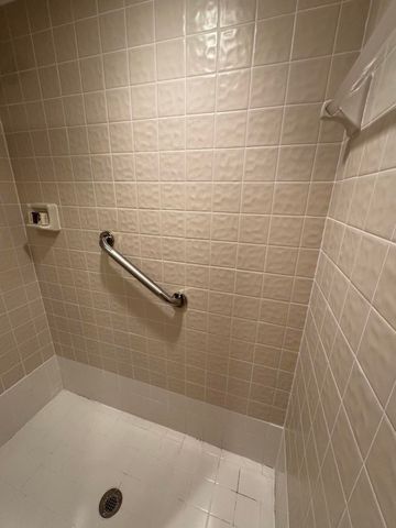 147 Deer Creek Boulevard 402, Deerfield Beach, FL 33442