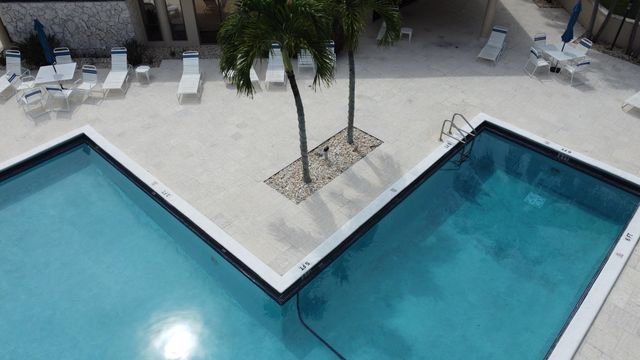 147 Deer Creek Boulevard 402, Deerfield Beach, FL 33442