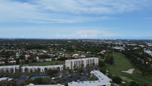 147 Deer Creek Boulevard 402, Deerfield Beach, FL 33442