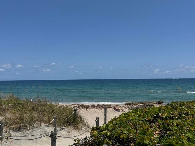 147 Deer Creek Boulevard 402, Deerfield Beach, FL 33442
