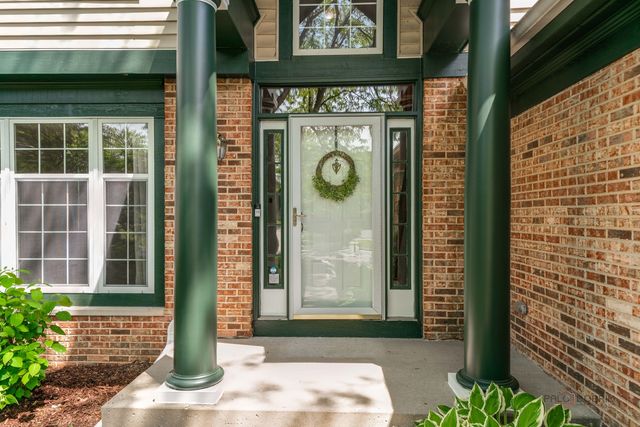 352 Fairfax Lane, Grayslake, IL 60030