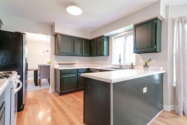 352 Fairfax Lane, Grayslake, IL 60030