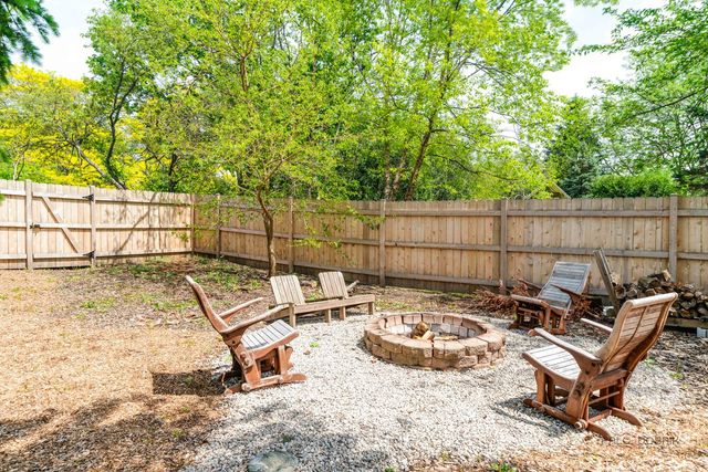 352 Fairfax Lane, Grayslake, IL 60030