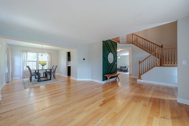352 Fairfax Lane, Grayslake, IL 60030