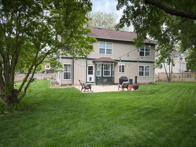 352 Fairfax Lane, Grayslake, IL 60030
