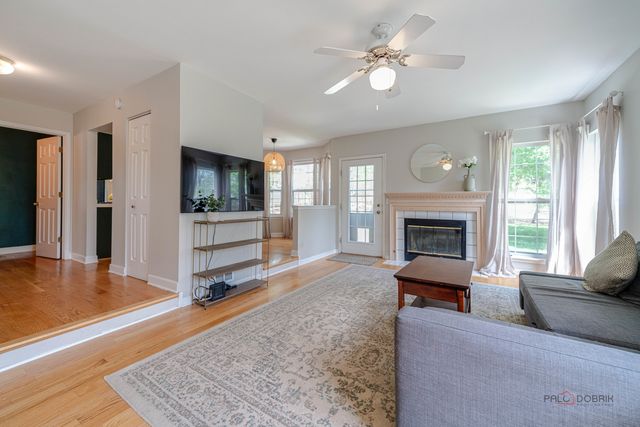 352 Fairfax Lane, Grayslake, IL 60030