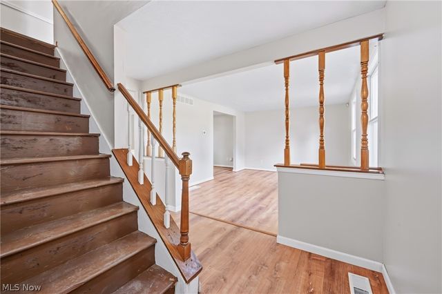 1922 Burr Oaks Court, Austintown, OH 44515