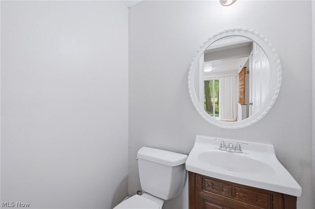 1922 Burr Oaks Court, Austintown, OH 44515