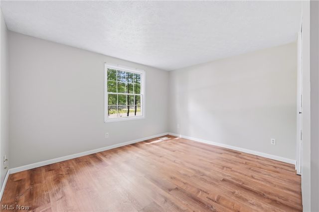 1922 Burr Oaks Court, Austintown, OH 44515